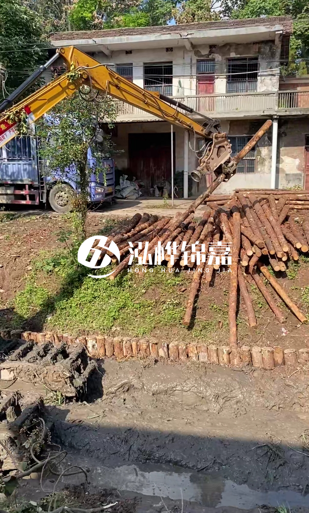 吉安挖機(jī)打木樁專業(yè)施工-河道護(hù)坡打樁能否防止河岸塌陷？